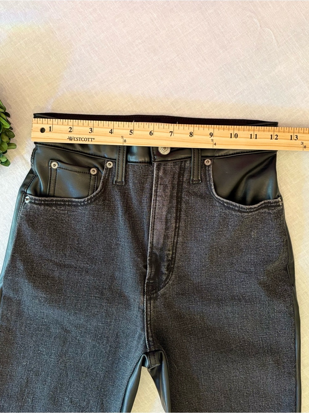 Abercrombie & Fitch Women’s ankle straight black Leather-Trim Jeans. Size 24 - Picture 4 of 9